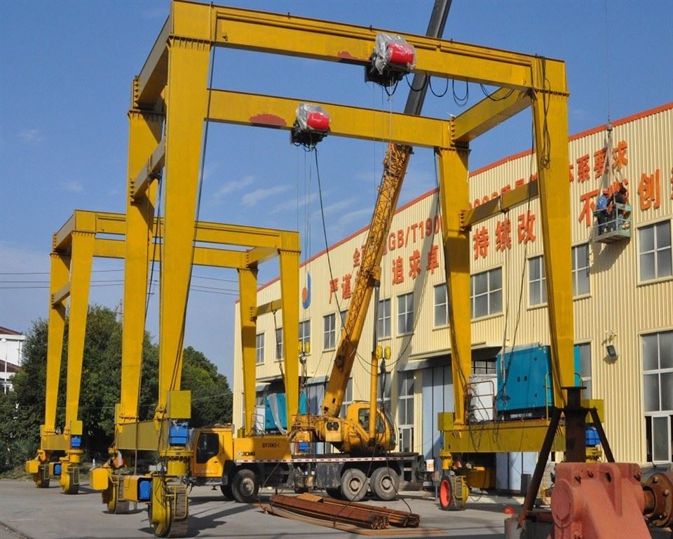 ยาง Tyred Gantry Crane